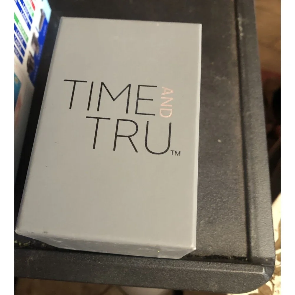 Time & Tru Women's Crystal Accent Silvertone Fashion Watch New In Box